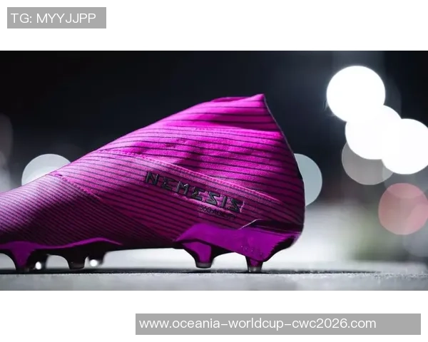 紫色足球服的魅力与时尚搭配解析让你在球场上尽显风采