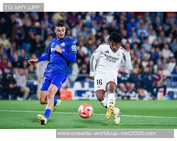 西班牙足球的魅力与风格解析探讨其战术特点与文化背景 西班牙足球的魅力与风格解析探讨其战术特点与文化背景