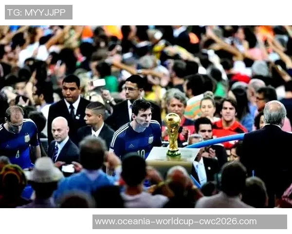 足球出场次数揭秘:传奇球员的坚持与荣耀之路 足球出场次数揭秘:传奇球员的坚持与荣耀之路